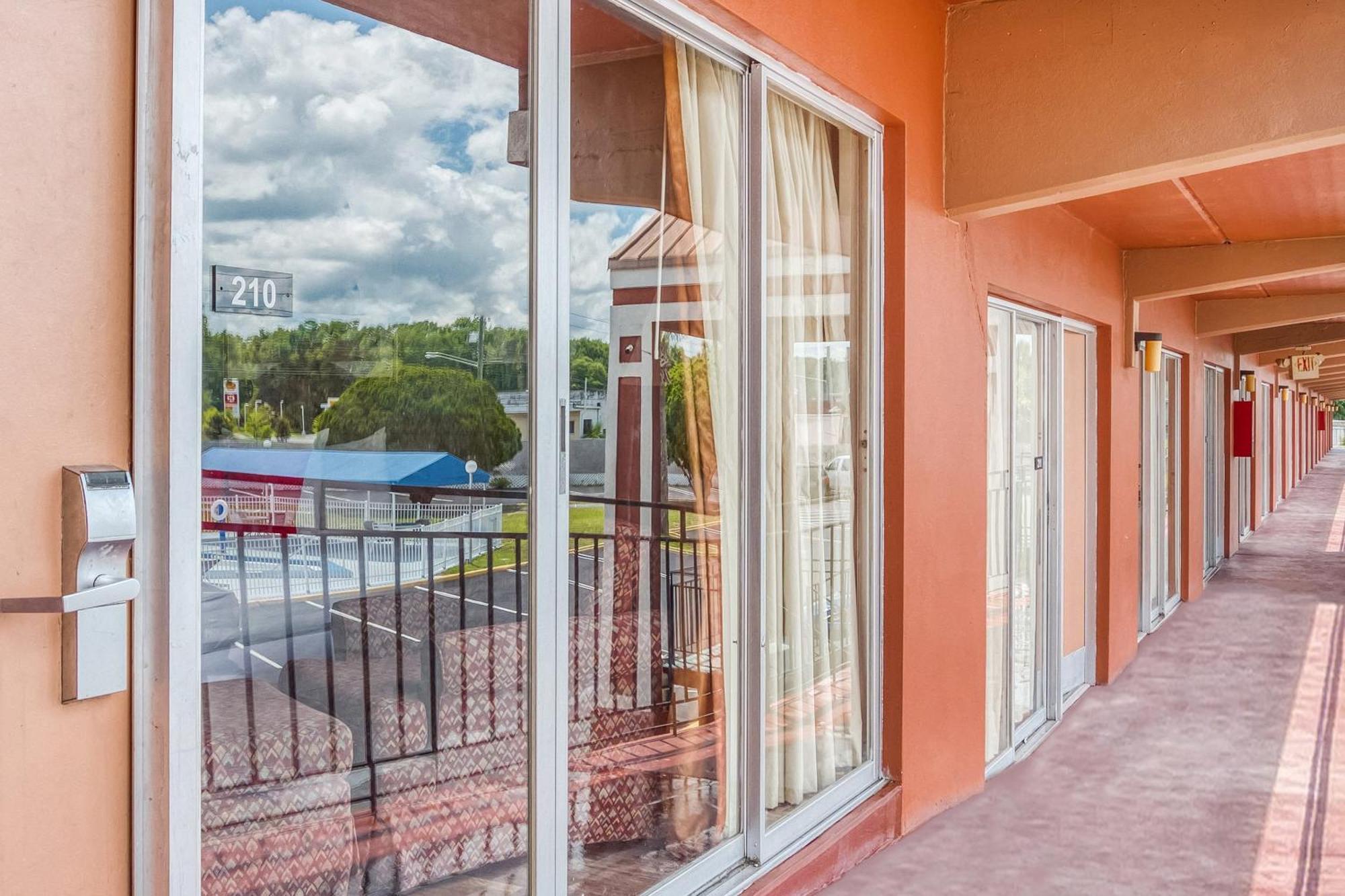 Oyo Hotel Mustang Silver Spring Fl Silver Springs Extérieur photo